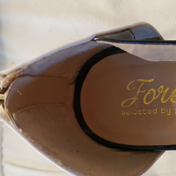 FOREVER by PAULA ABDUL, White and Black Heels size 10 - Picture 5 of 12